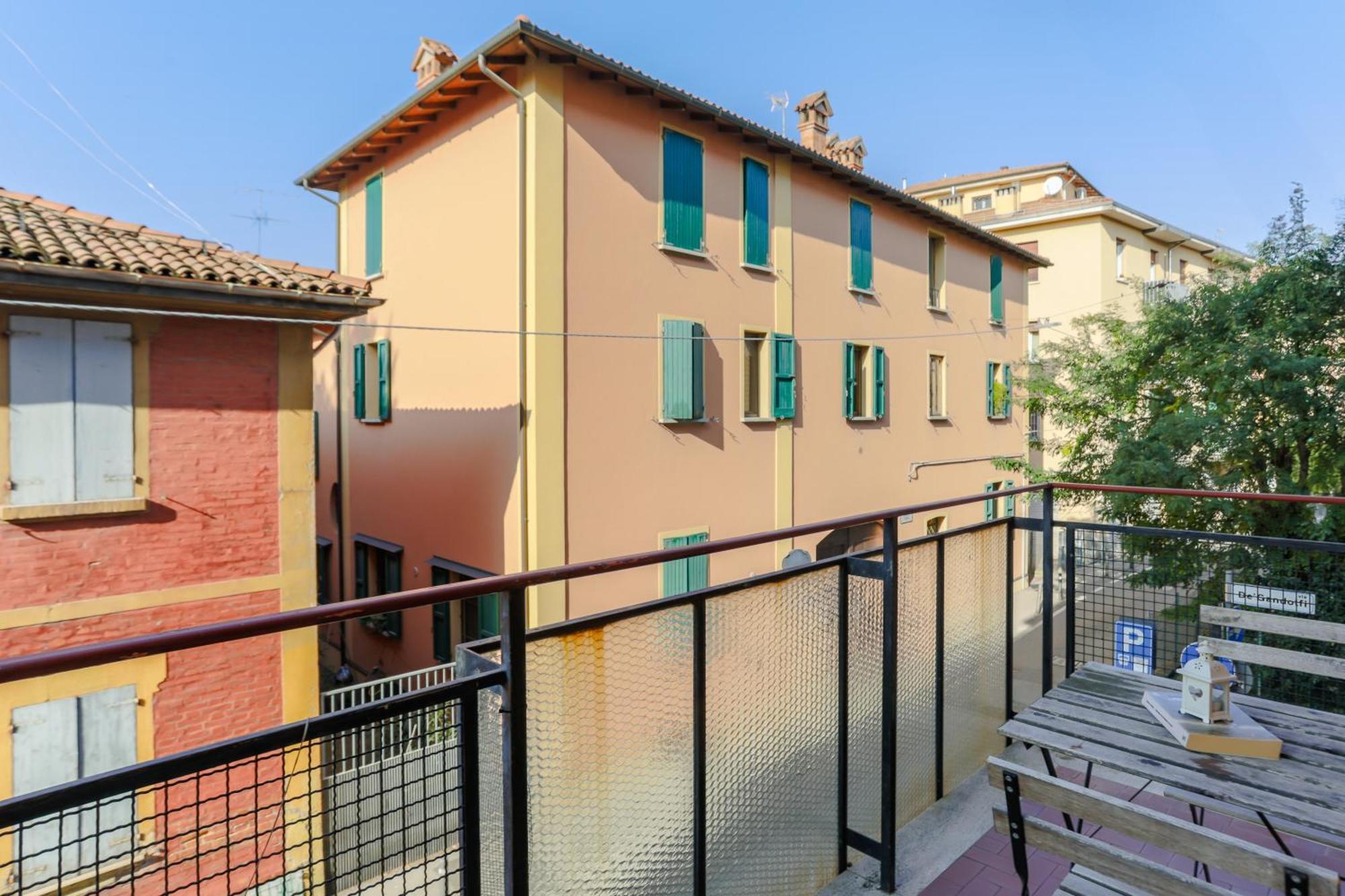 Family 3, Bologna